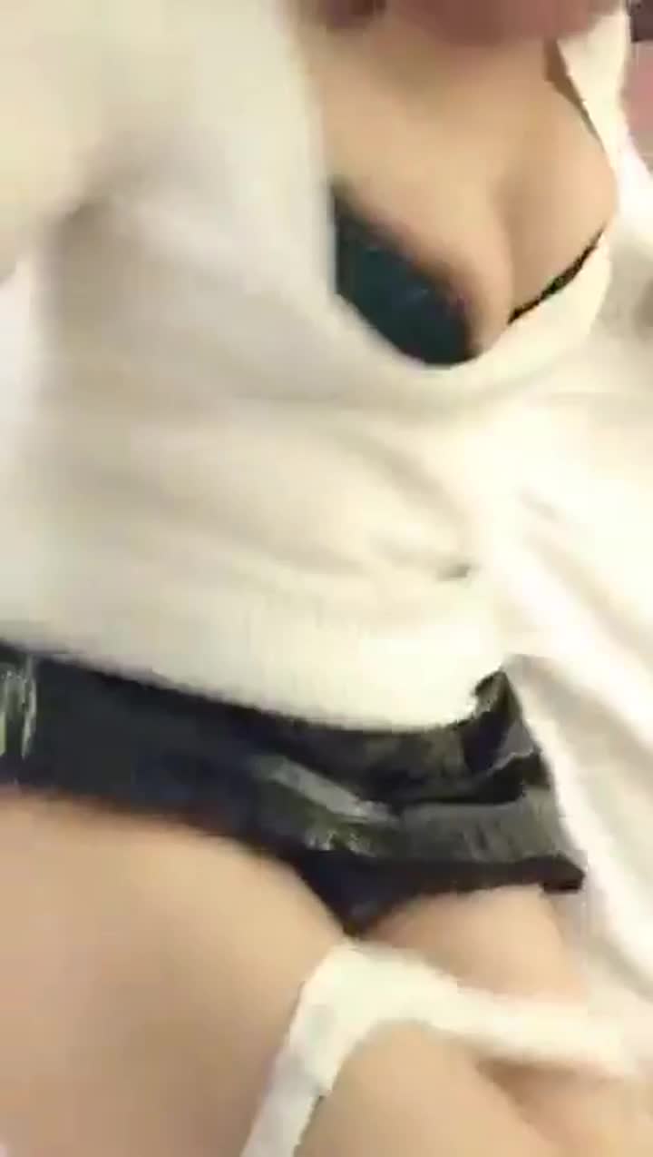리얼돌 체험방 환불요구 손님에게 반강제로 당함 ㅋㅋ 썸네일